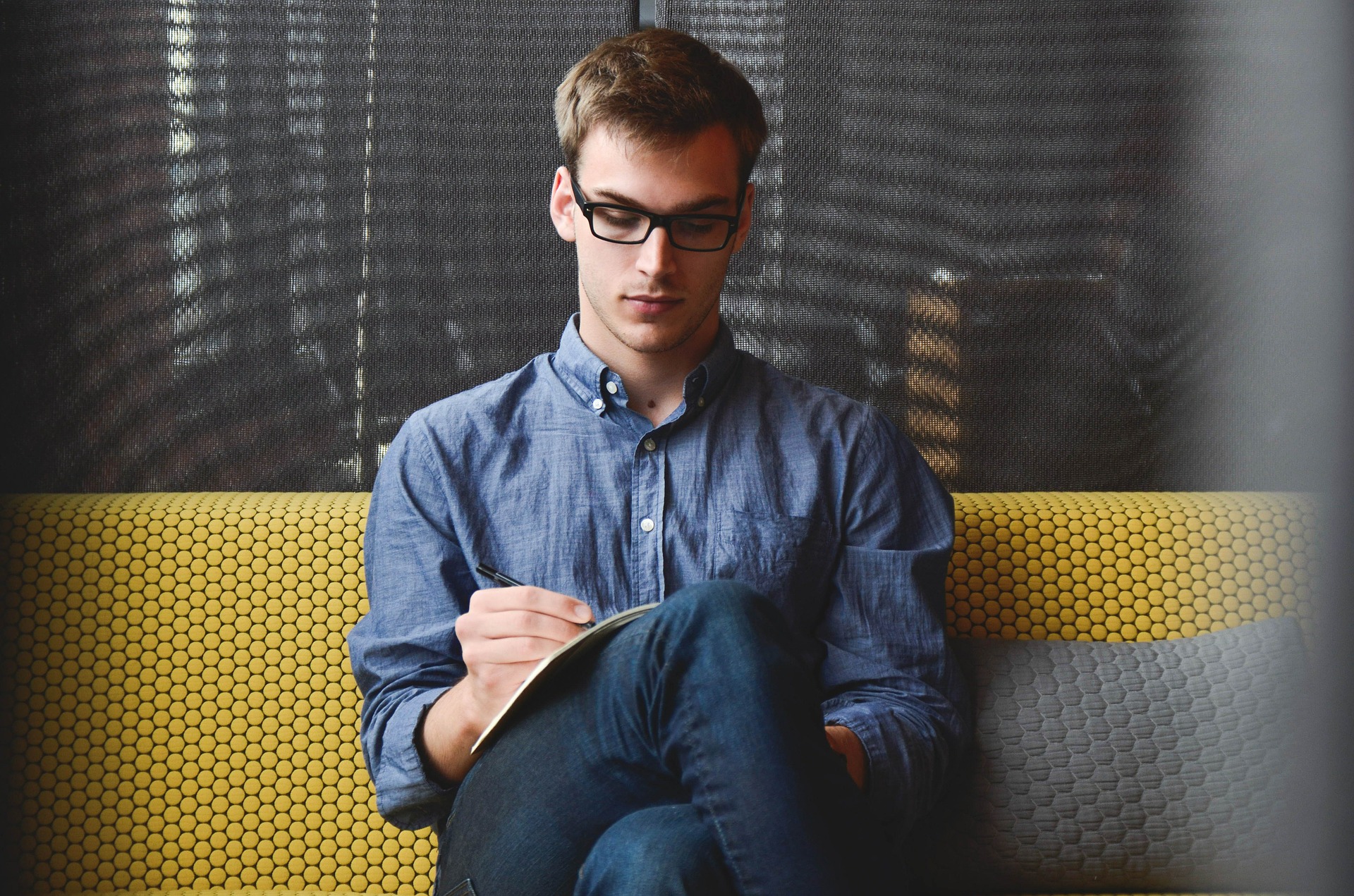 Pourquoi utiliser Statutsonline.com plutôt qu’un CFE classique ?